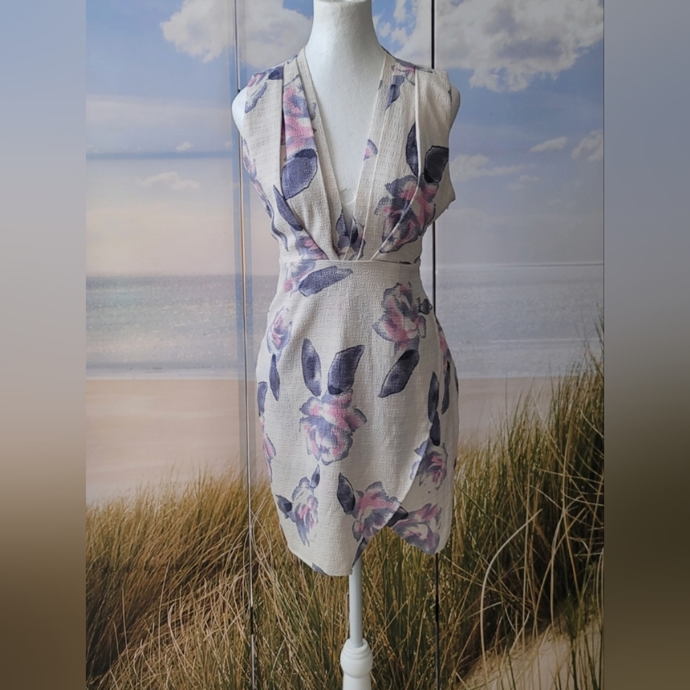 TOBI MINI DRESS DEEP V CUT - Picture 4 of 13